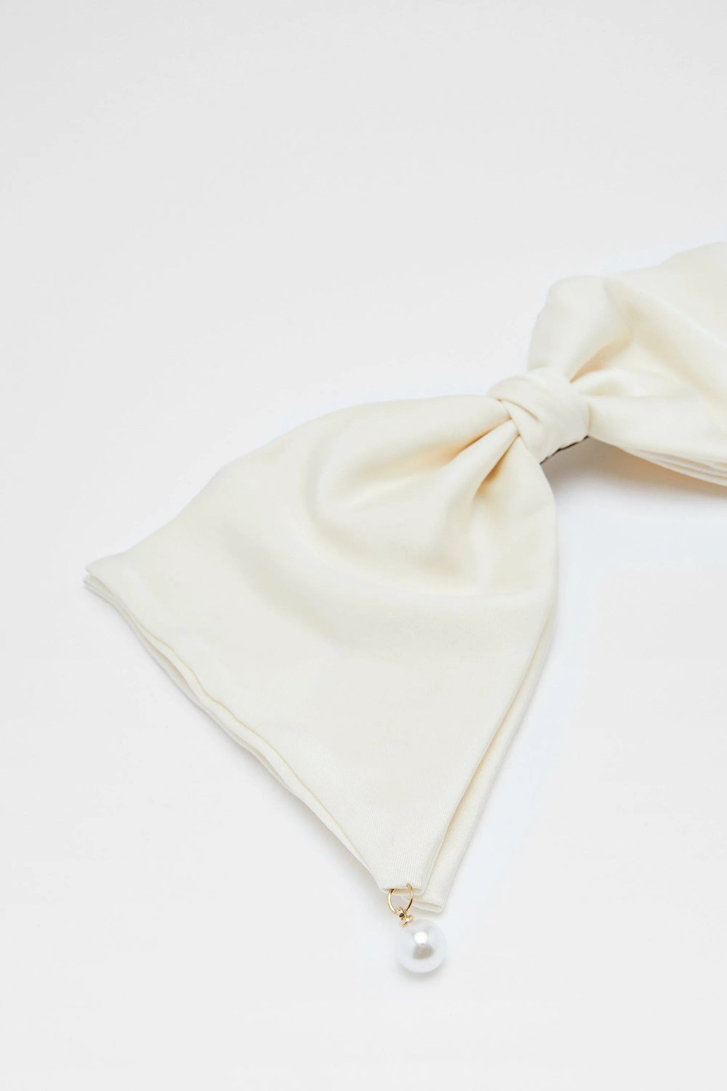 Gracefully Styled Garment for Any Occasion