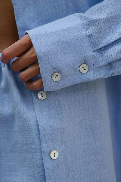 Well Tailored Blouse with a Graceful Silhouette