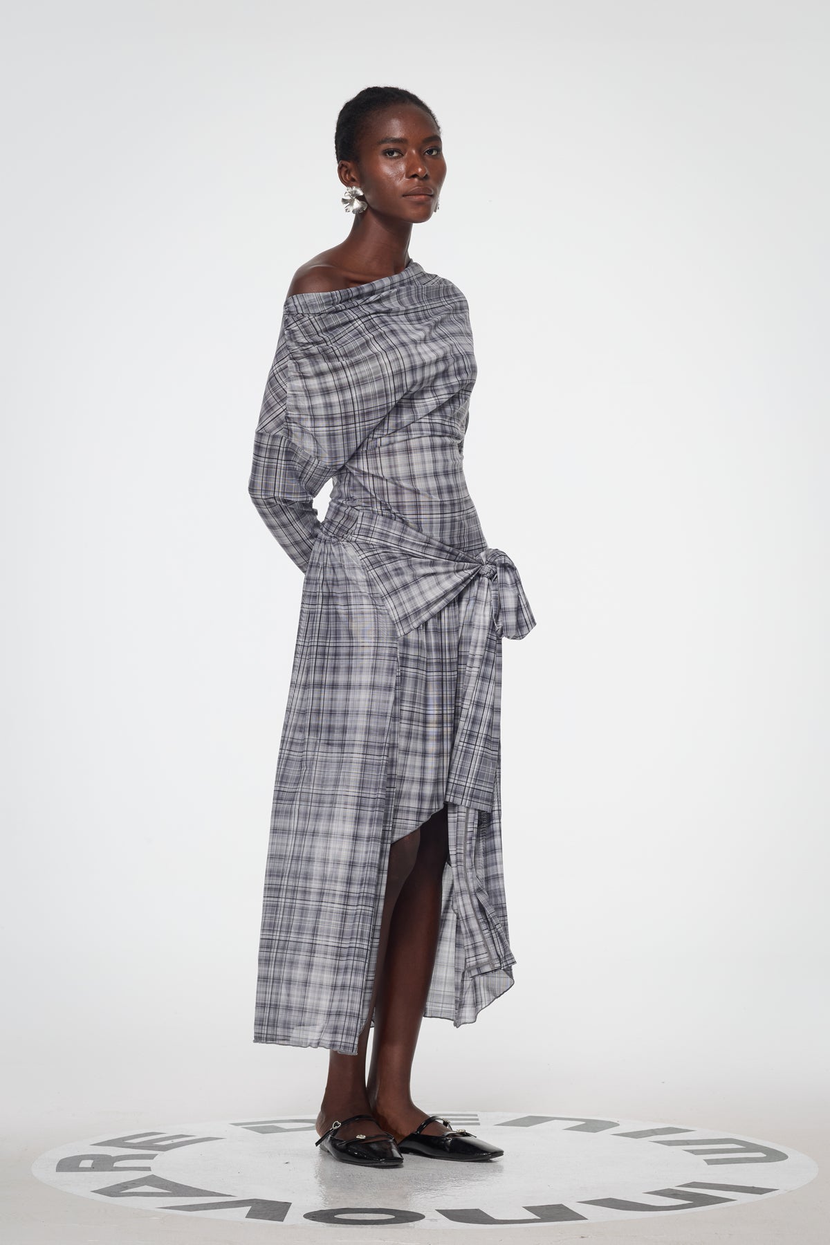 Gracefully Styled Dress for Any Occasion