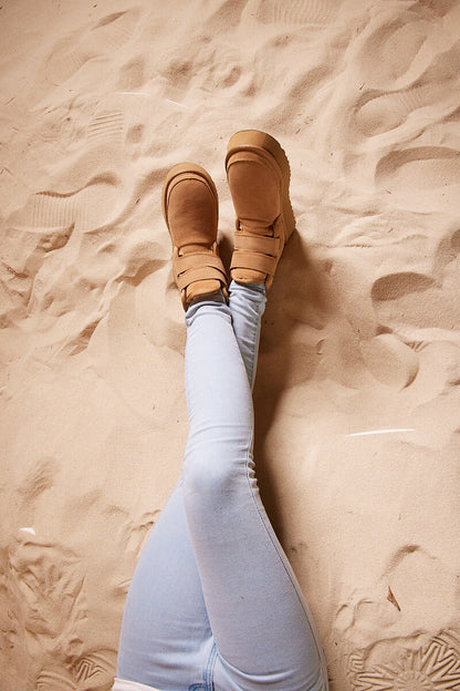 Beautifully Finished Boots in a Timeless Design