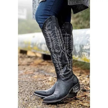 Beautifully Finished Boots in a Timeless Design
