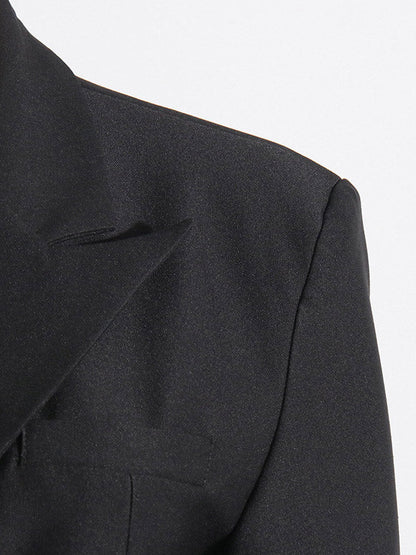 Effortlessly Elegant Garment with a Timeless Design