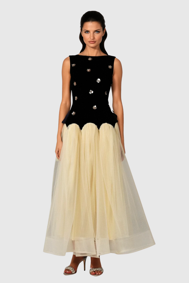 Beautifully Crafted Dress in a Classic Style