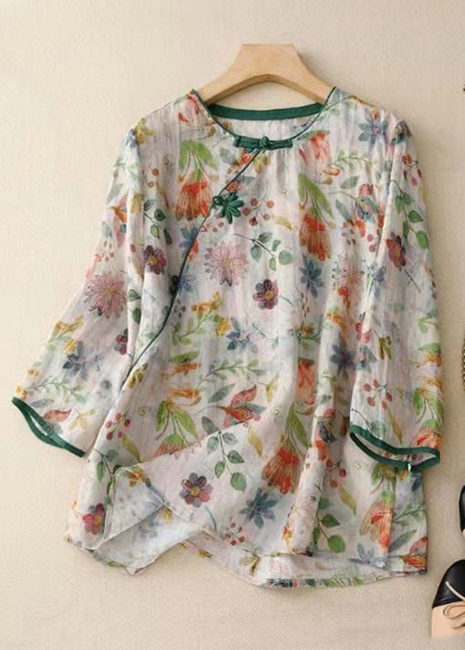 Well Tailored Blouse with a Graceful Silhouette