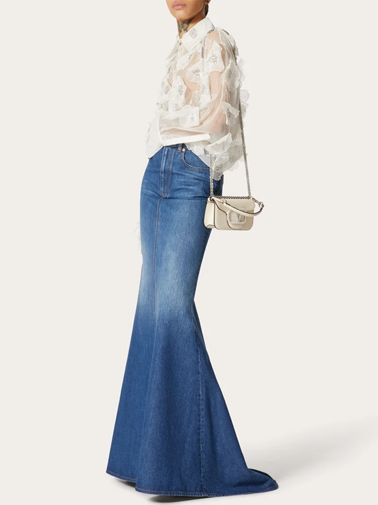 Effortlessly Elegant Blouse with a Timeless Design