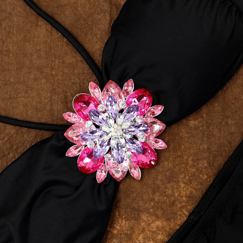 Well Tailored Bikini with a Graceful Silhouette