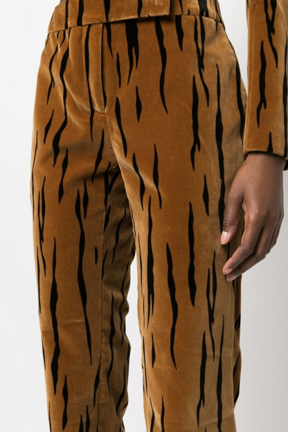 Gracefully Styled Pants for Any Occasion