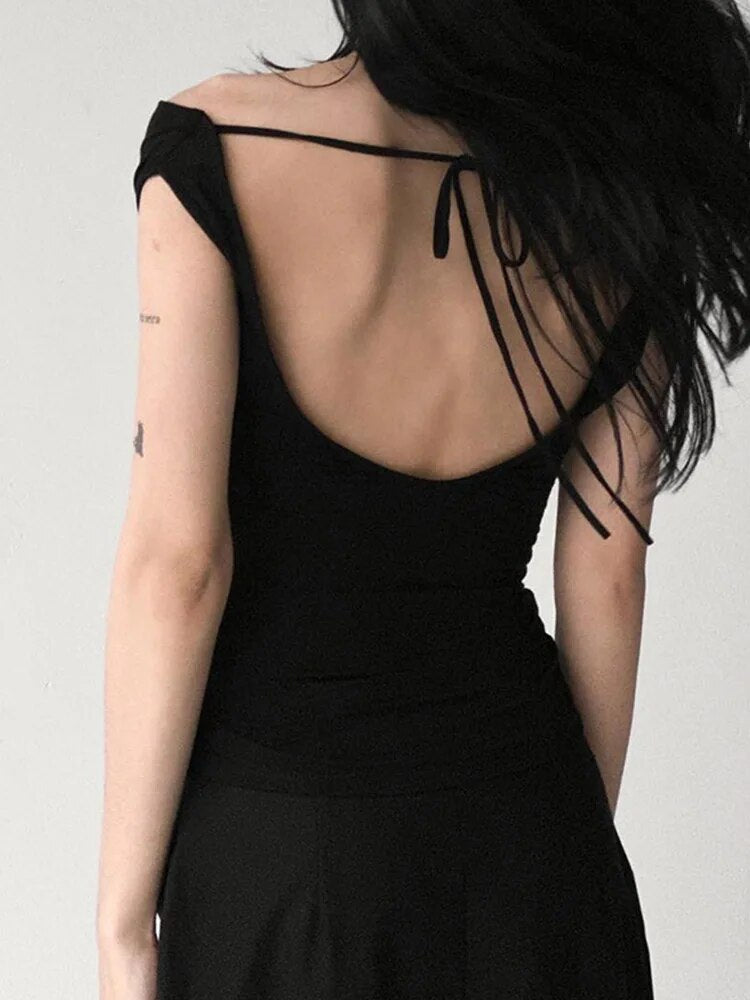 Beautifully Finished Top in a Timeless Design