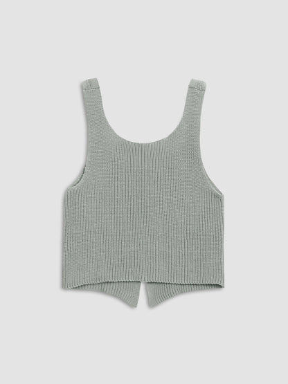 Effortlessly Elegant Garment with a Timeless Design