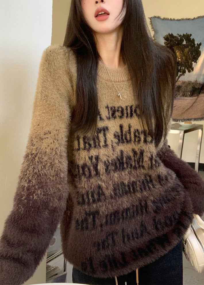 Effortlessly Elegant Sweater with a Timeless Design