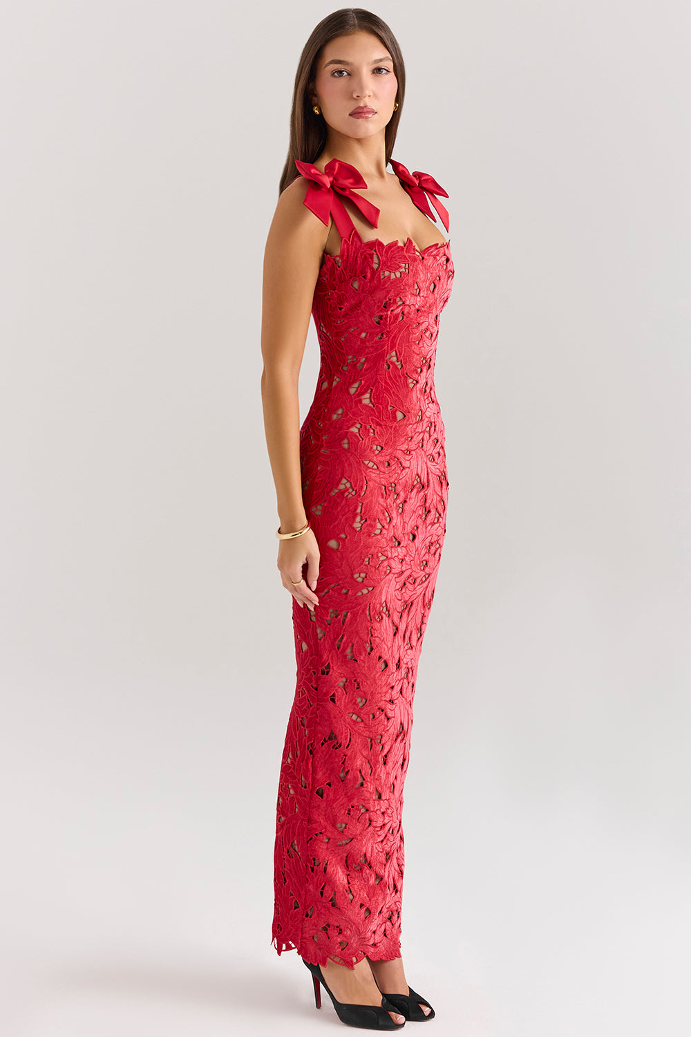 Well Tailored Dress with a Graceful Silhouette