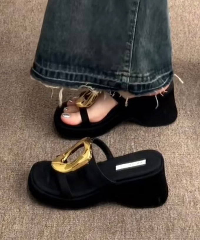 Beautifully Finished Heels in a Timeless Design