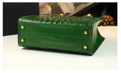Classic Vintage Bag with a Flattering Fit