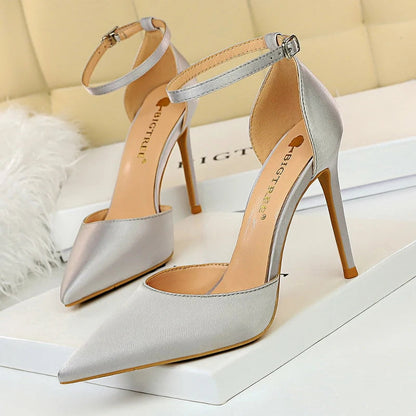 Well Tailored Heels with a Graceful Silhouette