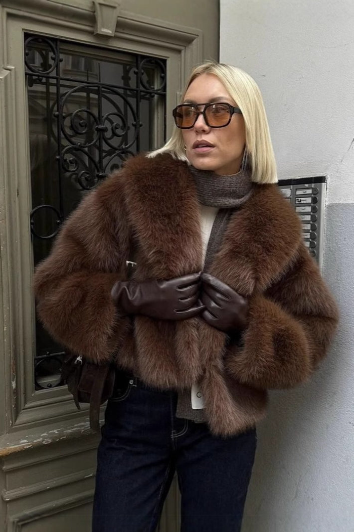 Effortlessly Elegant Coat with a Timeless Design