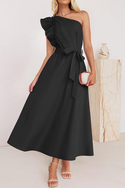 Well Tailored Dress with a Graceful Silhouette