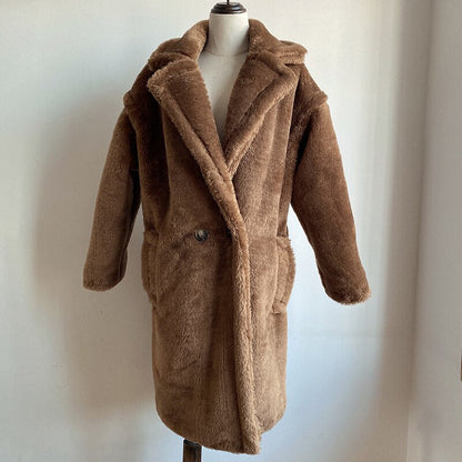 Gracefully Styled Coat for Any Occasion
