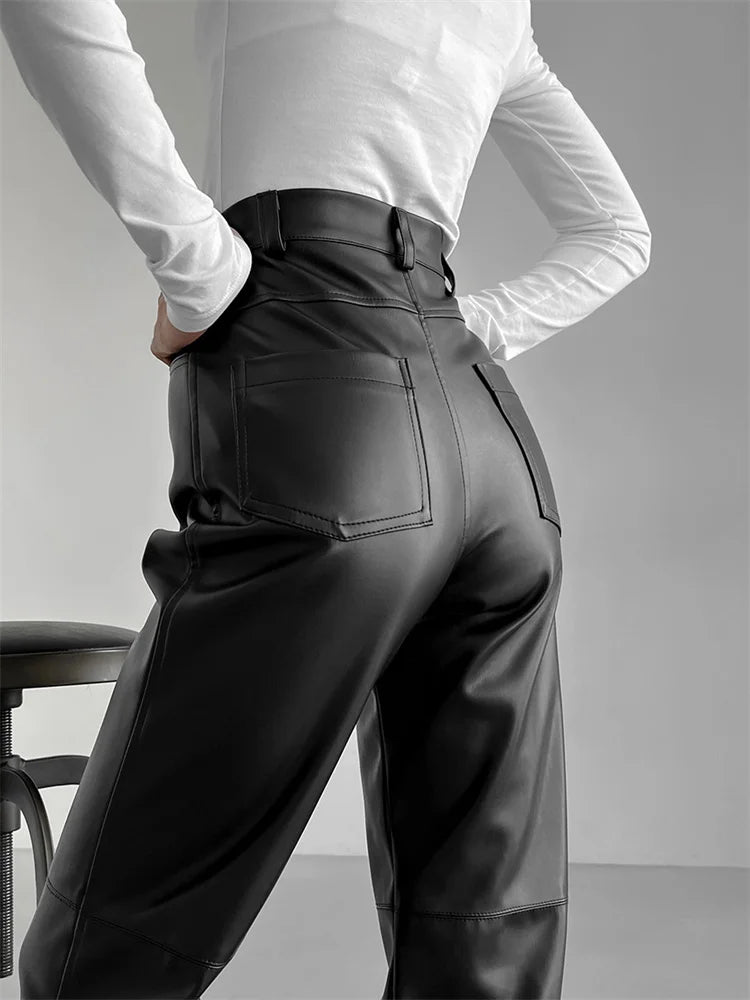 Classic Vintage Pants with a Flattering Fit