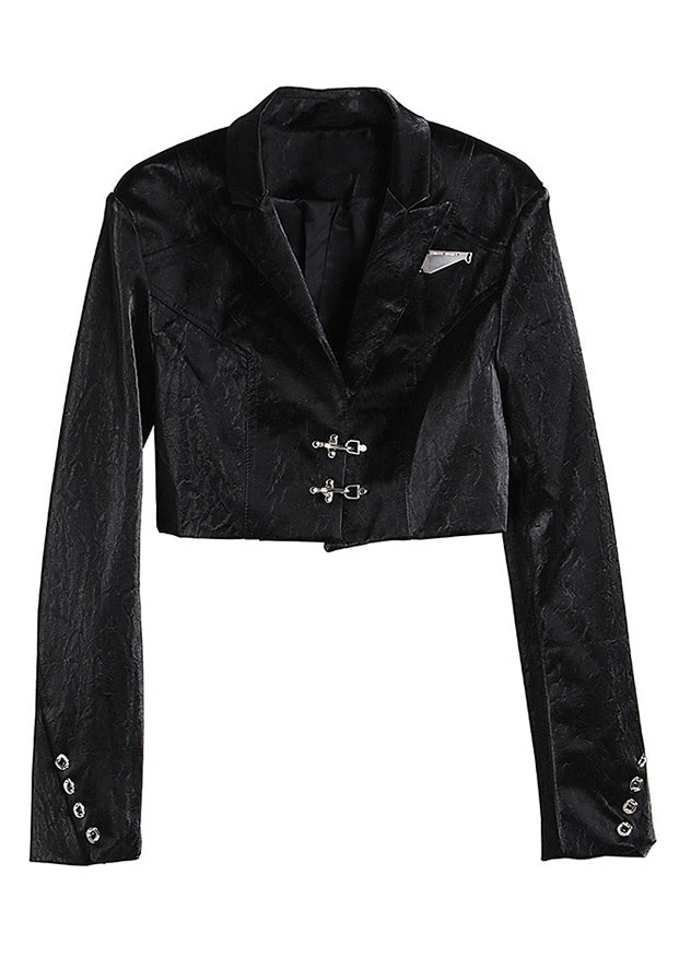 Well Tailored Coat with a Graceful Silhouette