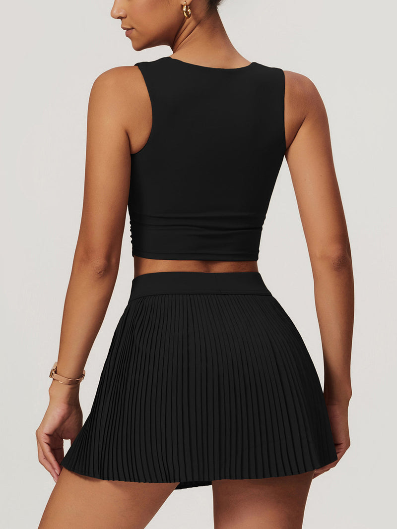 Well Tailored Top with a Graceful Silhouette