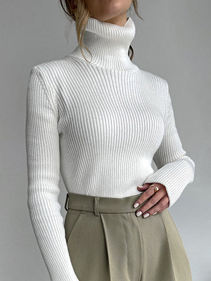 Well Tailored Sweater with a Graceful Silhouette