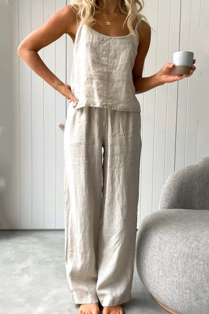 Well Tailored Pants with a Graceful Silhouette