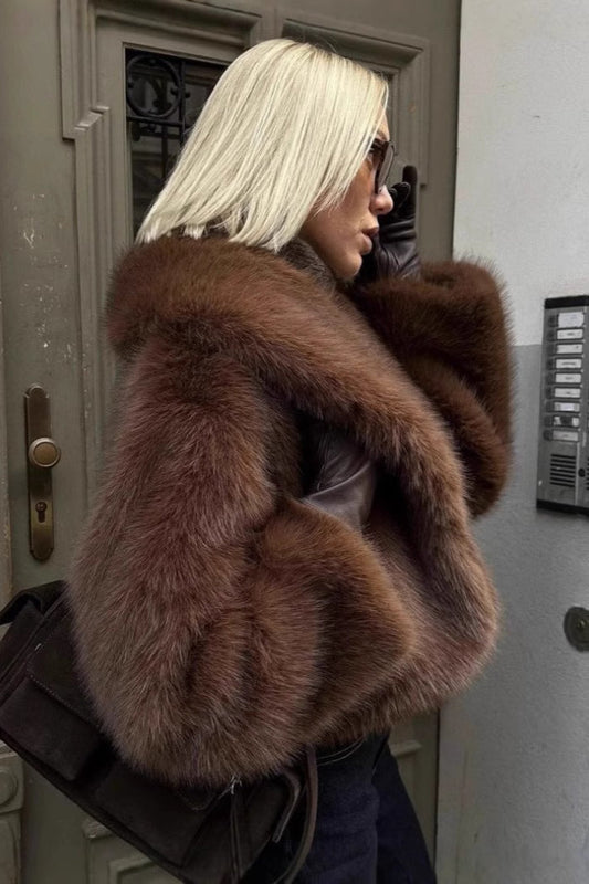 Effortlessly Elegant Coat with a Timeless Design