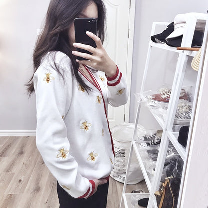 Effortlessly Elegant Cardigan with a Timeless Design