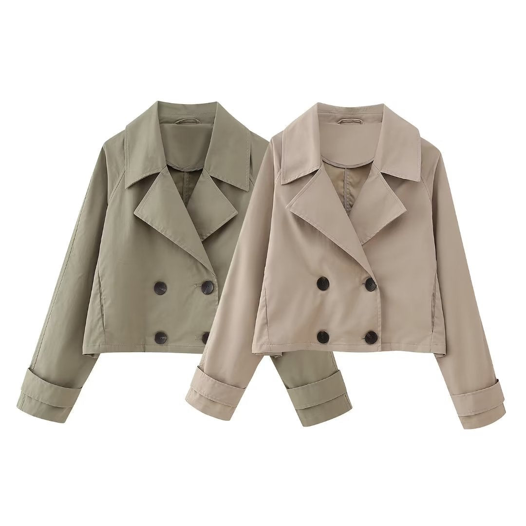 Effortlessly Elegant Jacket with a Timeless Design