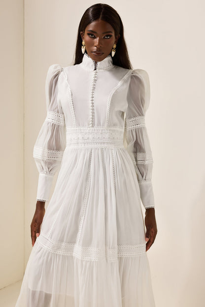 Well Tailored Dress with a Graceful Silhouette