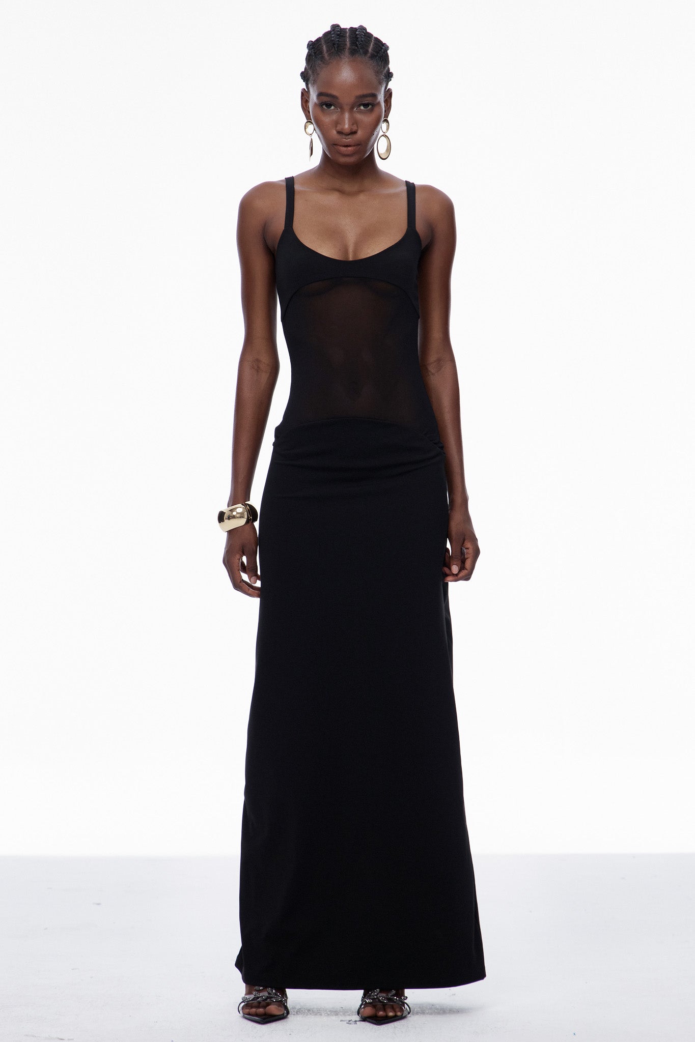 Beautifully Crafted Dress in a Classic Style