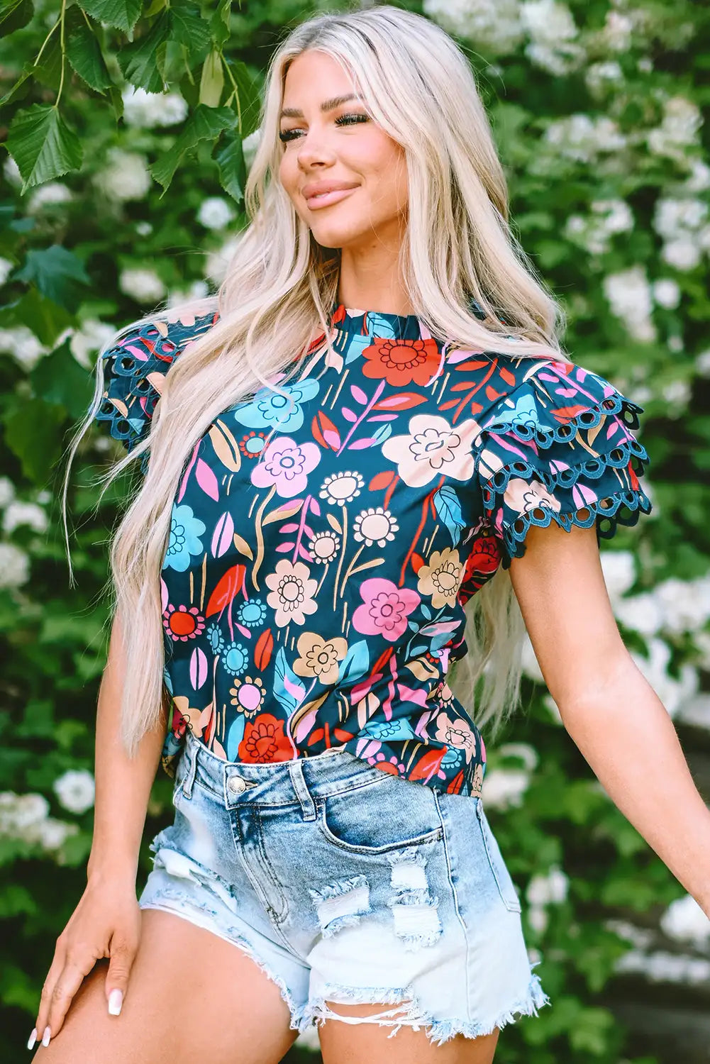Well Tailored Blouse with a Graceful Silhouette