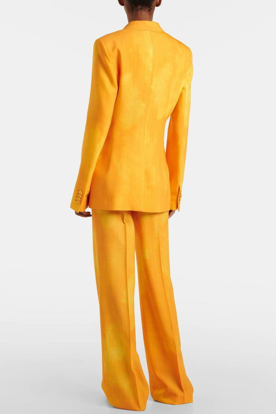 Well Tailored Pants with a Graceful Silhouette