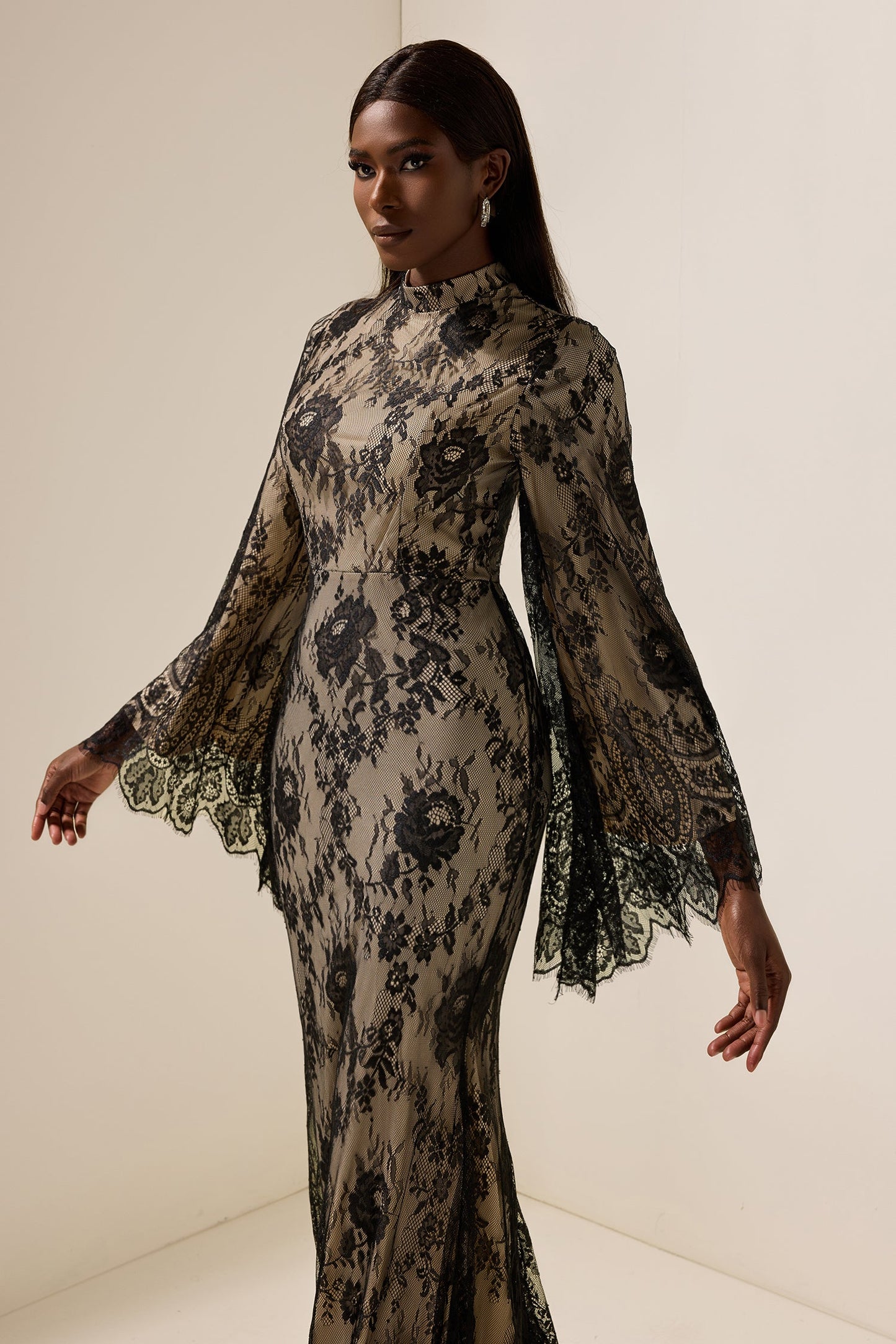 Classic Vintage Dress with a Flattering Fit