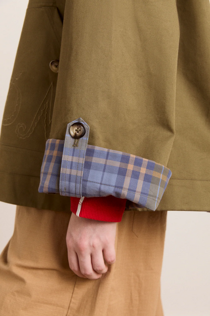 Elegantly Styled Jacket for Everyday Wear