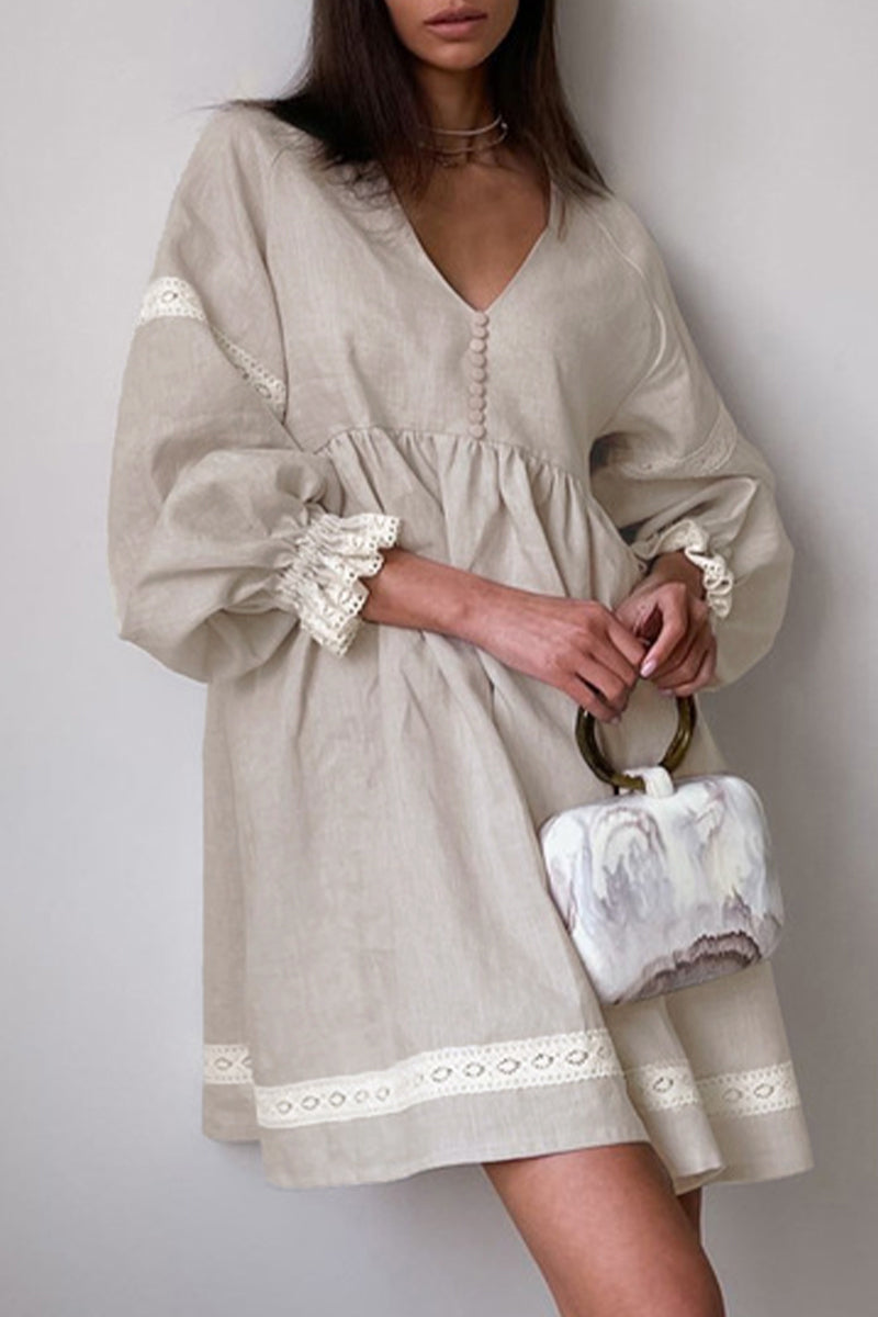 Effortlessly Elegant Dress with a Timeless Design