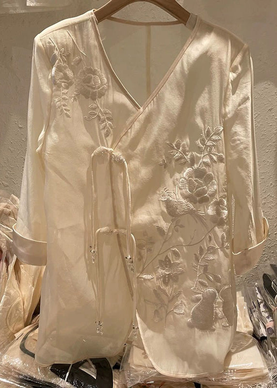 Elegantly Styled Blouse for Everyday Wear