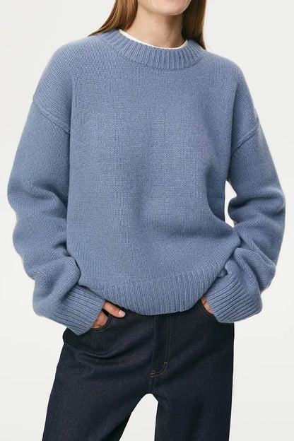 Well Tailored Sweater with a Graceful Silhouette