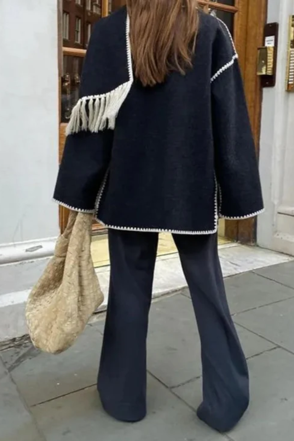 Effortlessly Elegant Coat with a Timeless Design
