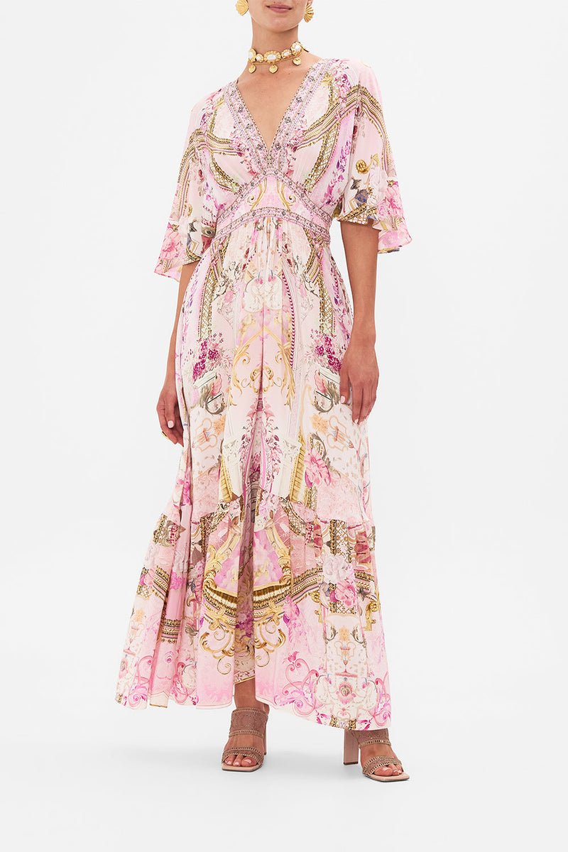 Gracefully Styled Dress for Any Occasion