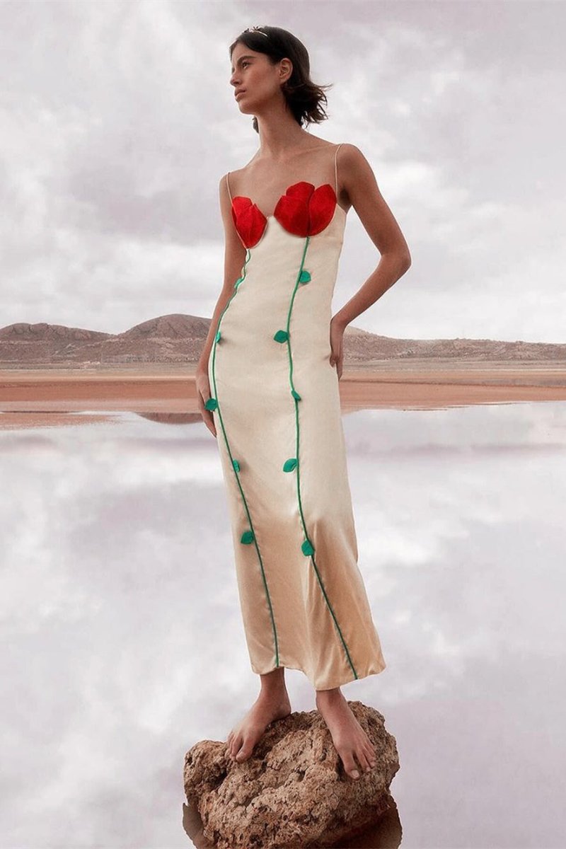 Beautifully Finished Dress in a Timeless Design