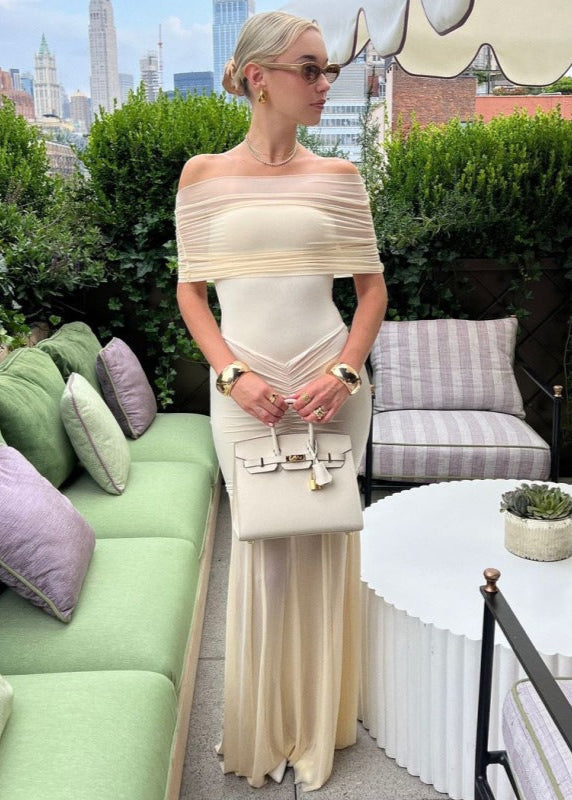 Effortlessly Elegant Garment with a Timeless Design