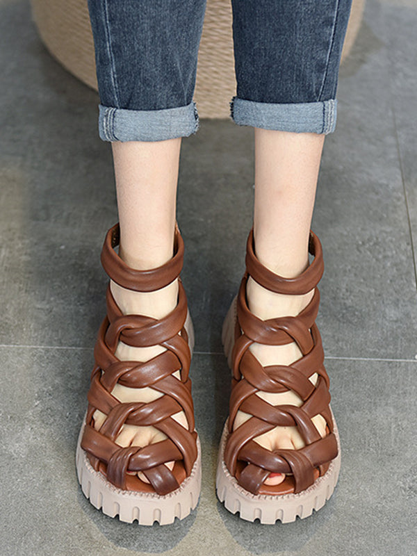Effortlessly Elegant Sandals with a Timeless Design