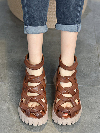 Effortlessly Elegant Sandals with a Timeless Design