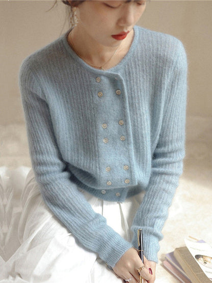Effortlessly Elegant Cardigan with a Timeless Design