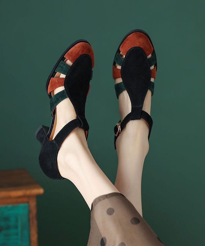 Effortlessly Elegant Sandals with a Timeless Design
