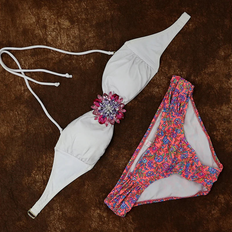 Well Tailored Bikini with a Graceful Silhouette