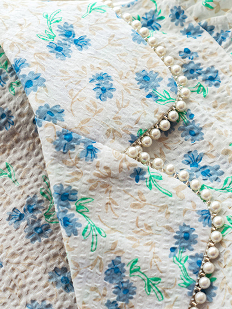 Effortlessly Elegant Top with a Timeless Design