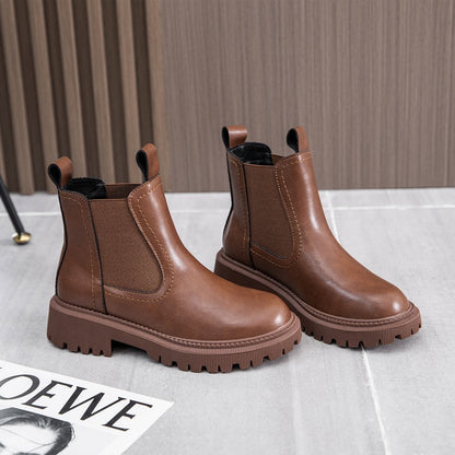 Effortlessly Elegant Boots with a Timeless Design