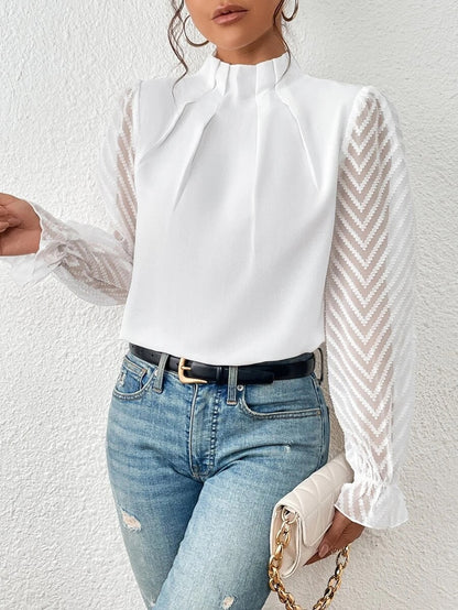 Well Tailored Top with a Graceful Silhouette